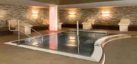 Jacuzzi avec vue sur le Mont Cervin